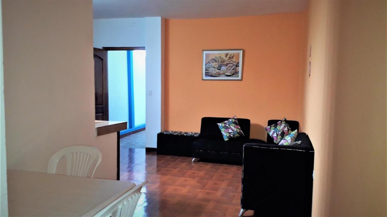 Hostal El Pinzon Puerto Ayora  Exterior photo